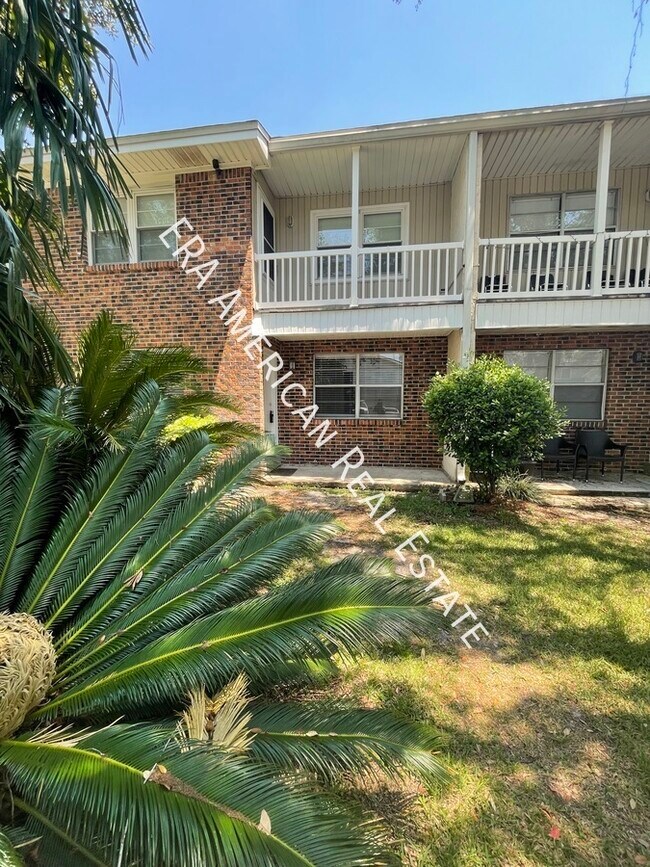 613 Colonial Dr in Fort Walton Beach, FL - Building Photo - Building Photo