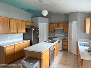 457 Fitzsimmons St in Palm Bay, FL - Building Photo - Building Photo