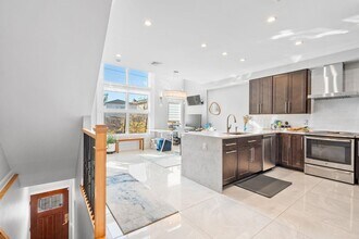 94 Leonard St in Jersey City, NJ - Building Photo - Building Photo