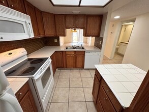 4989 Puritan Cir in Tampa, FL - Building Photo - Building Photo