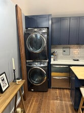 629 N Reese Pl in Burbank, CA - Foto de edificio - Building Photo