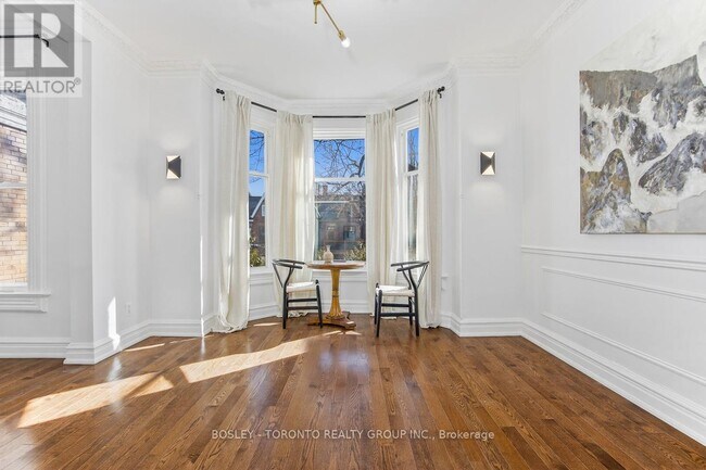 110 Cowan Ave in Toronto, ON - Building Photo - Building Photo