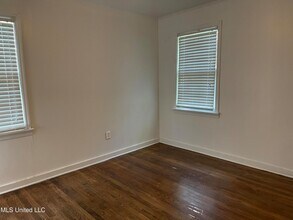 1015 Monroe St in Jackson, MS - Building Photo - Building Photo