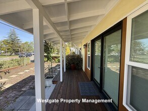 220 Payran St in Petaluma, CA - Building Photo - Building Photo