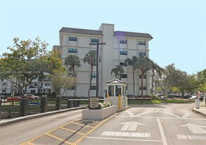 1301 River Reach Dr in Fort Lauderdale, FL - Building Photo