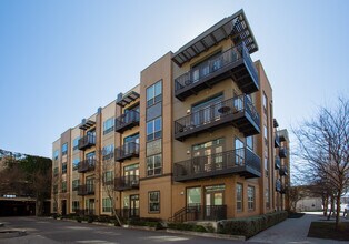 1800 Broadway in San Antonio, TX - Foto de edificio - Building Photo