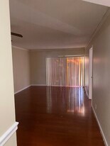 8740 Sherman Cir N in Miramar, FL - Building Photo