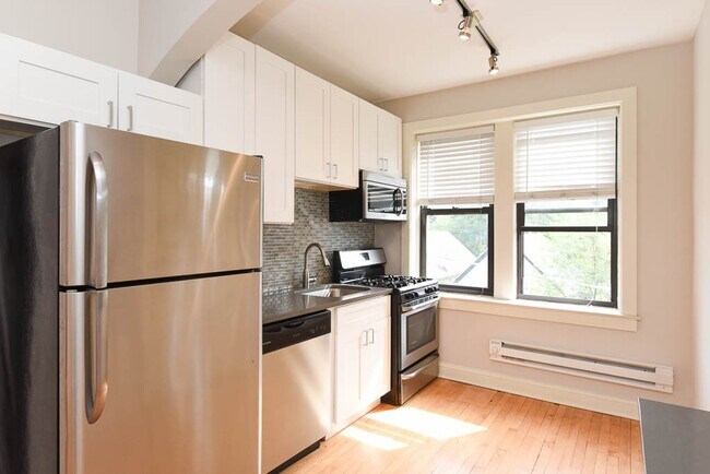 2328 N Rockwell St in Chicago, IL - Building Photo - Building Photo