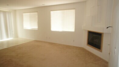 1025 Viale Placenza Pl in Henderson, NV - Building Photo - Building Photo