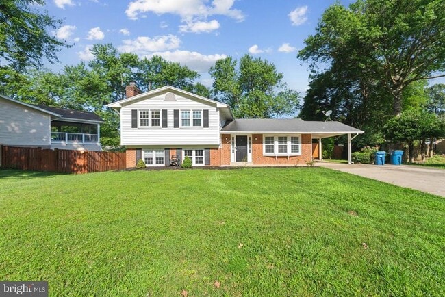 1730 Pine Valley Dr in Vienna, VA - Building Photo - Building Photo