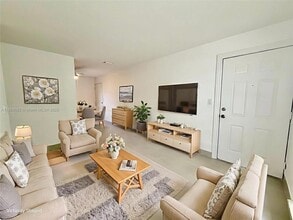 1305 NW 4th St, Unit 4 in Miami, FL - Building Photo - Building Photo