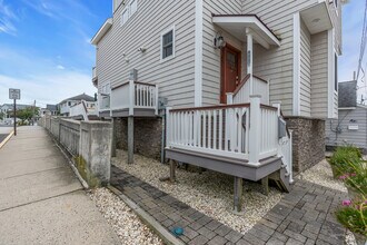 93 Ocean Ave in Manasquan, NJ - Building Photo - Building Photo