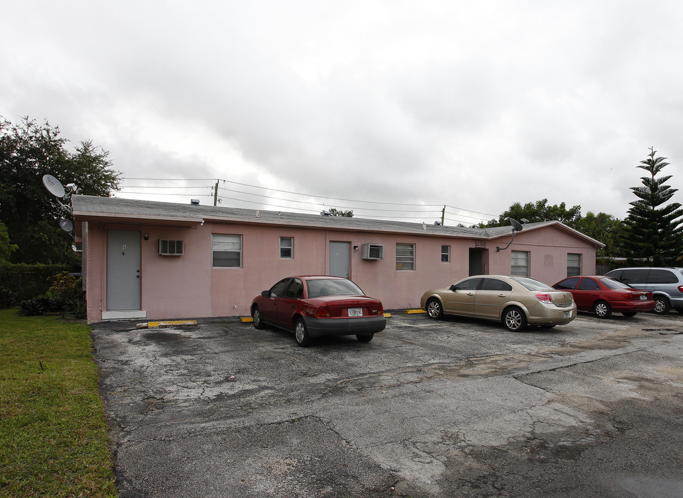 6130 Fillmore St in Hollywood, FL - Building Photo