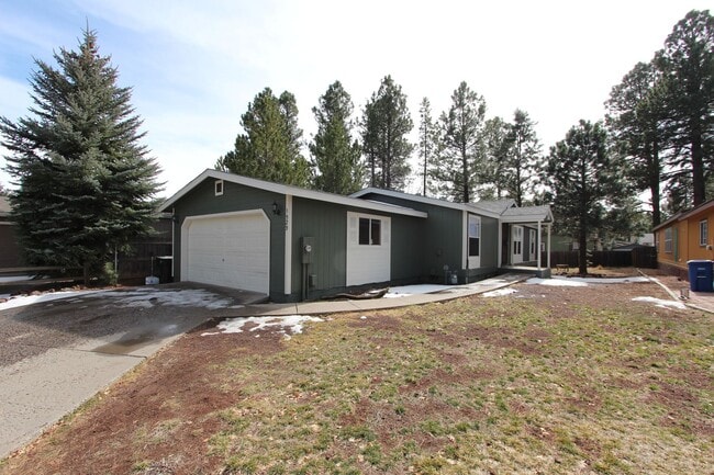 1529 S Burlington St