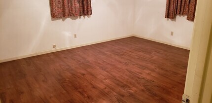 2017 N 5th St in Orange, TX - Foto de edificio - Building Photo