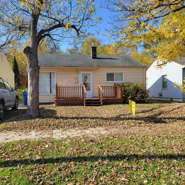 21075 Atlantic Ave in Warren, MI - Building Photo - Building Photo