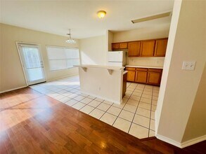 17320 Bishopsgate Dr in Pflugerville, TX - Building Photo - Building Photo