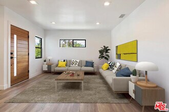 10992 Exposition Blvd in Los Angeles, CA - Foto de edificio - Building Photo