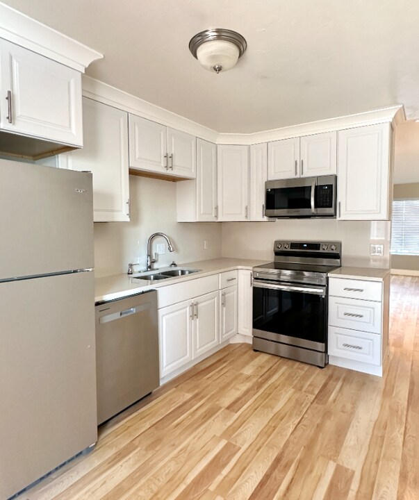 3105 W 8525 S, Unit Main in West Jordan, UT - Building Photo