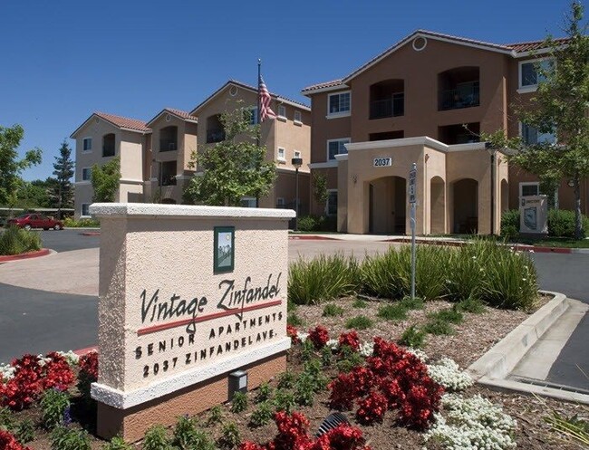 Vintage Zinfandel Senior Apartments in Santa Rosa, CA - Building Photo - Building Photo