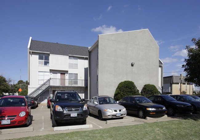 West Crossing in Arlington, TX - Building Photo - Building Photo