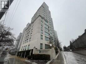 2111 Lake Shore Blvd W in Toronto, ON - Building Photo
