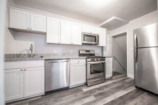 8524 Water Oak Rd in Parkville, MD - Building Photo