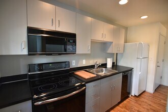 1009 NW Hoyt St, Unit 203 in Portland, OR - Building Photo - Building Photo