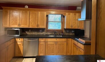 5010 Castelar St in Omaha, NE - Foto de edificio - Building Photo