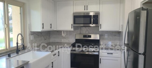 8685 Merced Cir in Huntington Beach, CA - Building Photo - Building Photo
