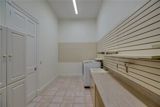 8414 Poinciana Pl in Indian River Shores, FL - Building Photo - Building Photo