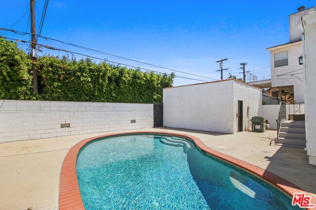 352 S Wetherly Dr in Beverly Hills, CA - Building Photo - Building Photo