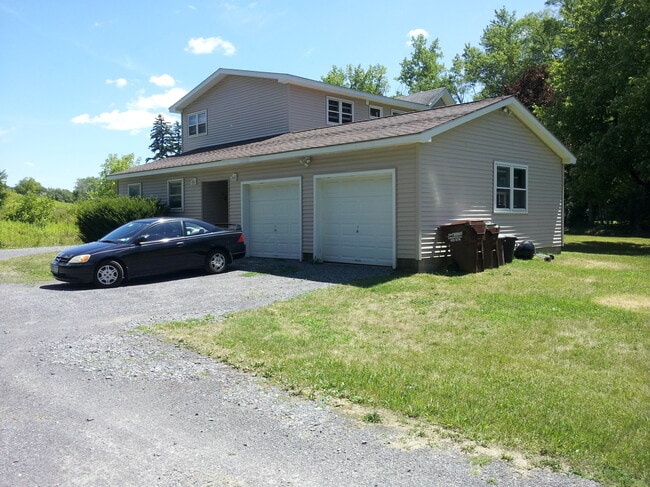 573 Krumkill Rd, Unit 1 in Albany, NY - Building Photo - Building Photo