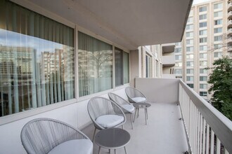 1600 S Eads St in Arlington, VA - Building Photo - Building Photo