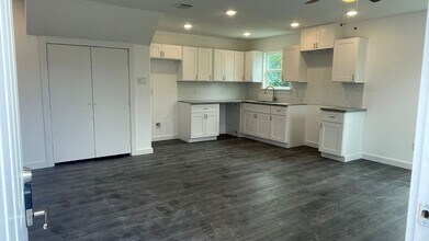 8711 Southwark St in Houston, TX - Building Photo - Building Photo