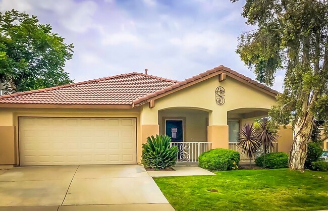property at 32286 Vía Arias