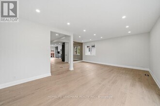 135 Waterloo Ave in Toronto, ON - Building Photo - Building Photo