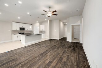 20809 Peacemaker Trail in Lago Vista, TX - Building Photo - Building Photo