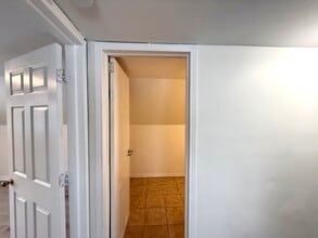 169 East Avenue S in Hamilton, ON - Building Photo - Building Photo