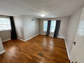 1710 Laramie St in Manhattan, KS - Building Photo - Building Photo