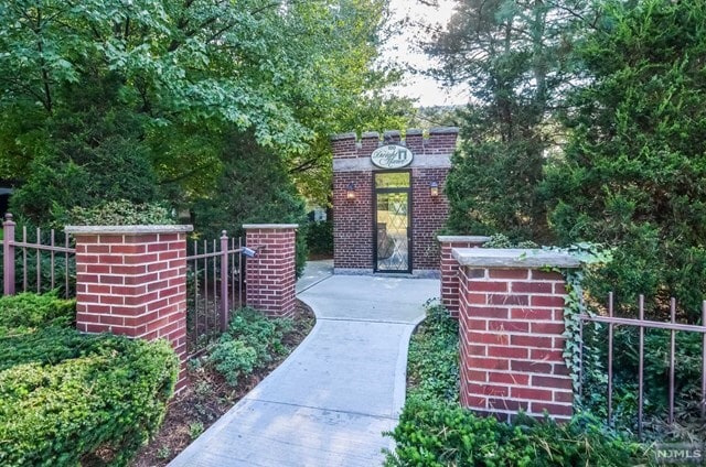 100 W Palisade Ave-Unit -C2 in Englewood, NJ - Building Photo - Building Photo