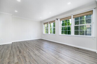 28 Woodbury Ave in Norwalk, CT - Building Photo - Building Photo