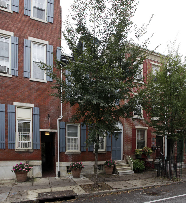 417 S 10th St in Philadelphia, PA - Building Photo - Building Photo