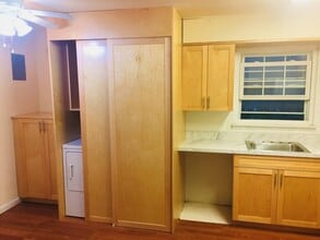 12 Valentine Ave in Glen Cove, NY - Building Photo - Building Photo
