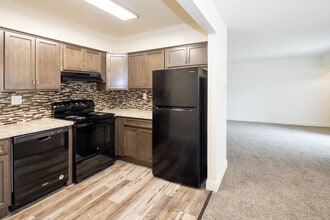 Knights Crossing in Bensalem, PA - Building Photo - Interior Photo