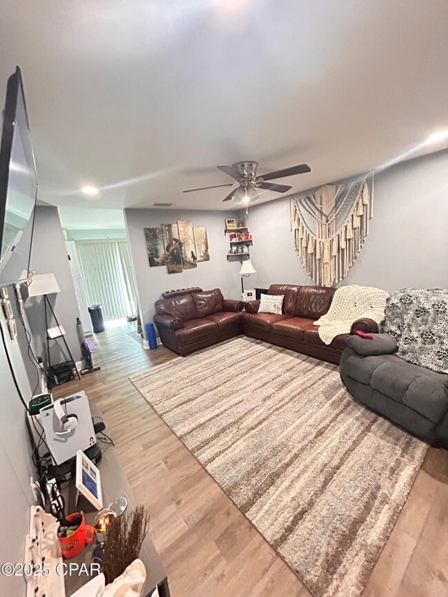 928 Green Tree Rd in Panama City, FL - Building Photo - Building Photo