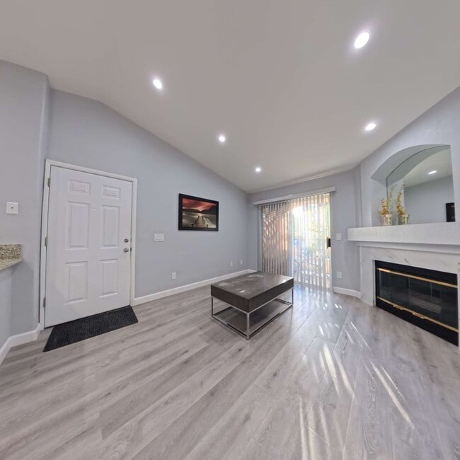 property at 5415 W Harmon Ave