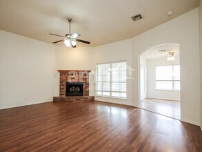 10421 E 112th St S in Bixby, OK - Foto de edificio - Building Photo