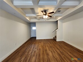 326 Untermaier St in Canyon Lake, TX - Building Photo - Building Photo
