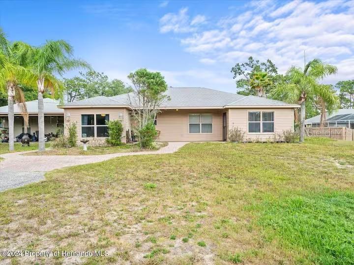 14373 Irving St in Brooksville, FL - Building Photo
